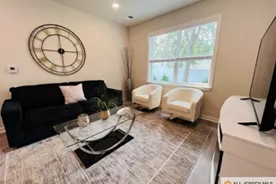 463 Old Post Rd, Edison, NJ 08817 - Photo 2