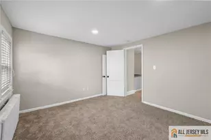 76 Carlisle Ave, Trenton, NJ 08620 - Photo 12