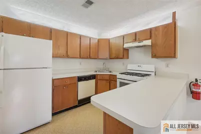 28 Wycoff Way #28, East Brunswick Township, NJ 08816 - Photo 4