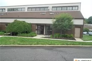 51 Brunswick Woods Dr, East Brunswick Township, NJ 08816 - Photo 1