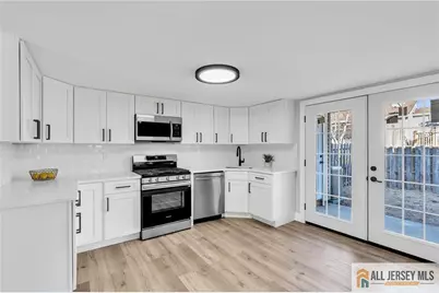 114 Wilshire Court, Old Bridge Township, NJ 08857 - Photo 18