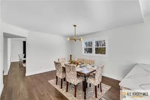 27 Sheppard Pl, Edison, NJ 08817 - Photo 32