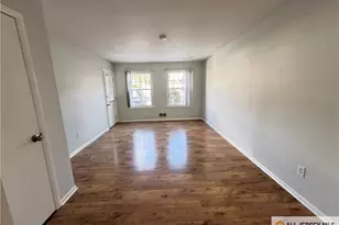 15 Hanover Square, Middlesex, NJ 08846 - Photo 2