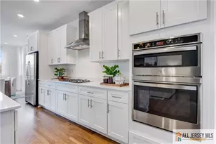 9 Wembley Ct, Monroe Township, NJ 08831 - Photo 6