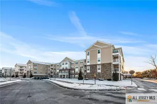 712 Lorhan Dr, Piscataway Township, NJ 08854 - Photo 2