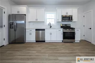 27 S 2nd St, Fords, NJ 08863 - Photo 8