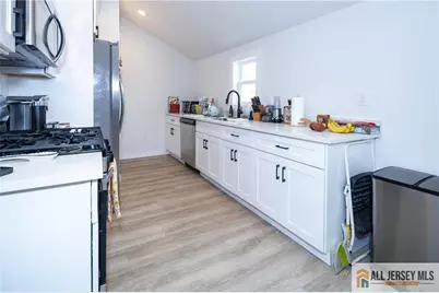 27 S 2nd Street, Fords, NJ 08863 - Photo 20