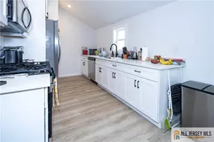 27 S 2nd St, Fords, NJ 08863 - Photo 20