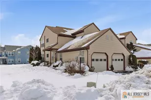 17 Dorchester Dr, Monroe Township, NJ 08831 - Photo 1