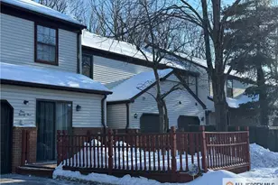 123 Aspen Dr, North Brunswick Township, NJ 08902 - Photo 1