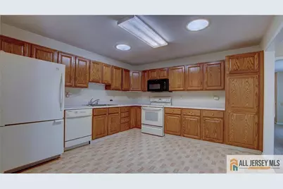 106 Blackbird Drive, Monroe Township, NJ 08831 - Photo 12