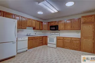 106 Blackbird Dr, Monroe Township, NJ 08831 - Photo 12