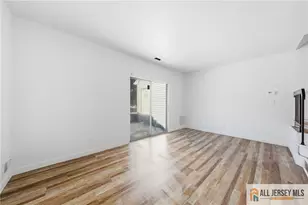 303 Maplecrest Rd, Edison, NJ 08820 - Photo 12