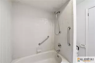 303 Maplecrest Rd, Edison, NJ 08820 - Photo 24