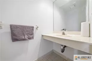 303 Maplecrest Rd, Edison, NJ 08820 - Photo 18