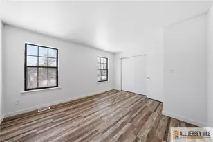 303 Maplecrest Rd, Edison, NJ 08820 - Photo 26