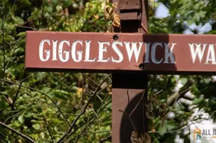 37 Giggleswick Way, Edison, NJ 08820 - Photo 2