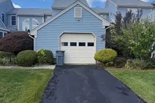 28 Daniel Webster Ave, Monroe Township, NJ 08831 - Photo 2