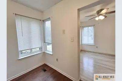 9 Chatham Square, Sayreville, NJ 08859 - Photo 6