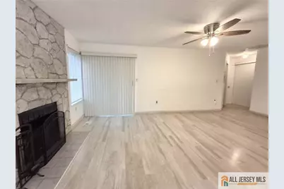 9 Chatham Square, Sayreville, NJ 08859 - Photo 2