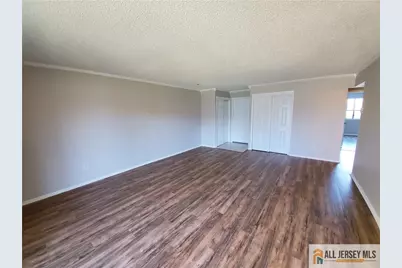 1606 Edison Glen Terrace, Edison, NJ 08837 - Photo 4