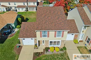 376 Stirling Dr, Monroe Township, NJ 08831 - Photo 4