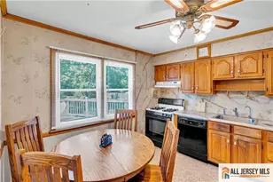 8 Whitehall Ave, Edison, NJ 08820 - Photo 10