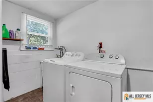 8 Whitehall Ave, Edison, NJ 08820 - Photo 30