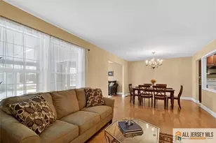 17 George Washington Dr, Monroe Township, NJ 08831 - Photo 6