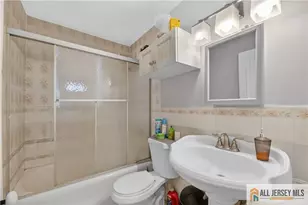 267 Townsend St, New Brunswick, NJ 08901 - Photo 18