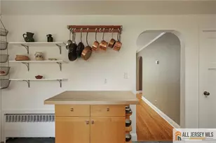 25 Voorhees Pl, Metuchen, NJ 08840 - Photo 20