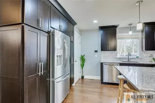 4 Pleasant Pl, Metuchen, NJ 08840 - Photo 10