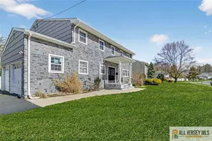 16 Colonial Dr, East Brunswick Township, NJ 08816 - Photo 2