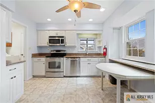 28 Daniel Webster Ave, Monroe Township, NJ 08831 - Photo 10