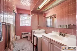 377 New Dover Rd, Colonia, NJ 07067 - Photo 18