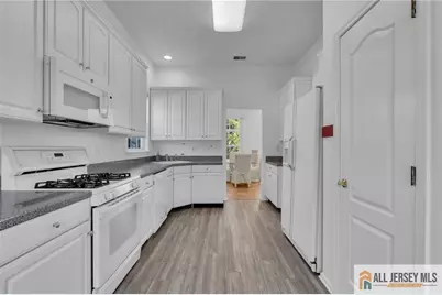 12 Bellflower Drive, Lakewood, NJ 08701 - Photo 28