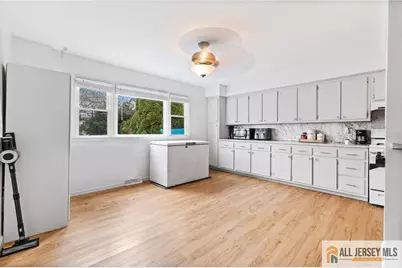 594 Ridgedale Avenue, Woodbridge Township, NJ 07095 - Photo 8