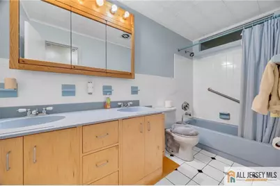 25 Greenwich Road, Edison, NJ 08820 - Photo 32