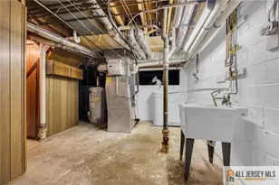 25 Greenwich Rd, Edison, NJ 08820 - Photo 34