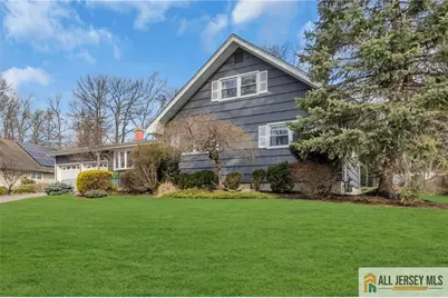 25 Greenwich Road, Edison, NJ 08820 - Photo 2