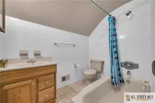 25 Greenwich Rd, Edison, NJ 08820 - Photo 42