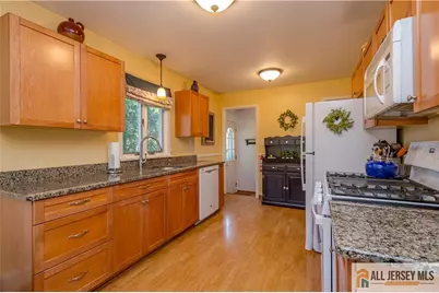 214 Vesper Avenue, Middlesex, NJ 08846 - Photo 2