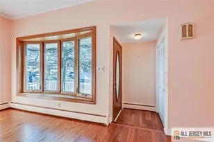 31 Marie Rd, Fords, NJ 08863 - Photo 8