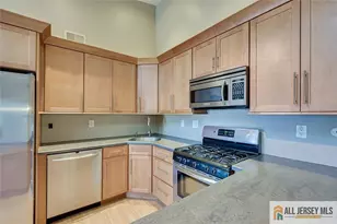 268 Kempsey Dr, North Brunswick Township, NJ 08902 - Photo 14