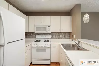 1015 Edpas Road #1015, New Brunswick, NJ 08901 - Photo 8