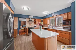 176 Stonehill Rd, Freehold Township, NJ 07728 - Photo 4