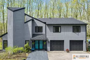 176 Stonehill Rd, Freehold Township, NJ 07728 - Photo 2