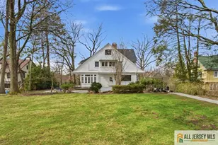 56 Oak Ave, Metuchen, NJ 08840 - Photo 2