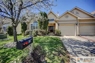 17 Umberland Pl, Monroe Township, NJ 08831 - Photo 1