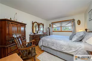 124 Inwood Ave, Colonia, NJ 07067 - Photo 16